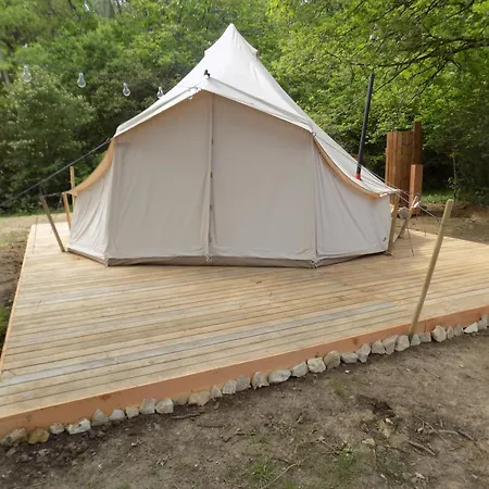 Tente Familiale Au Bord De L'eau 8 Luxury tent Le Vigeant