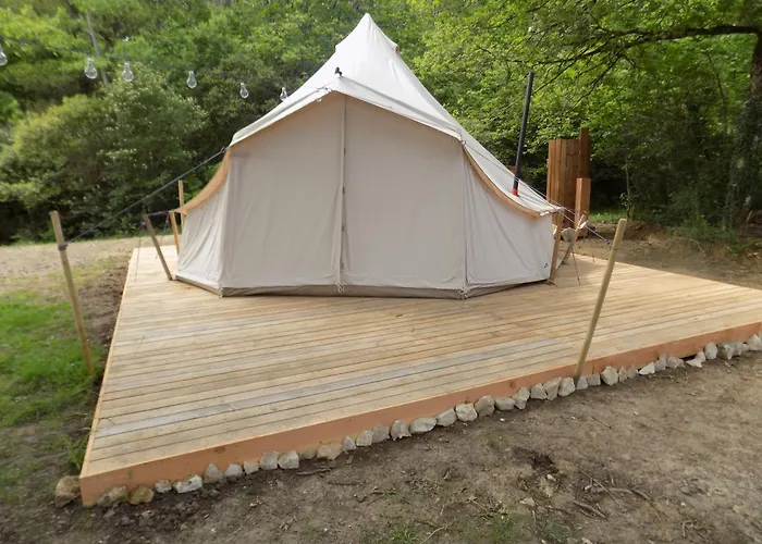 Tente Familiale Au Bord De L'eau 8 Campismo de Luxo Le Vigeant