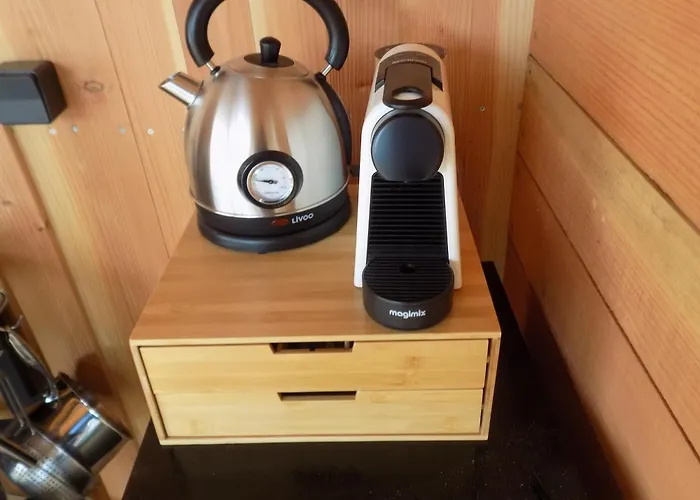 Tente Familiale Au Bord De L'eau 8 Le Vigeant